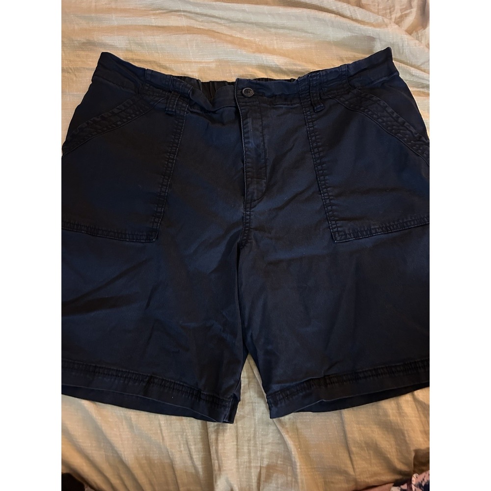 Magellan Outdoors Men XL Black Performance Fishing Shorts Elastic Waist Pockets